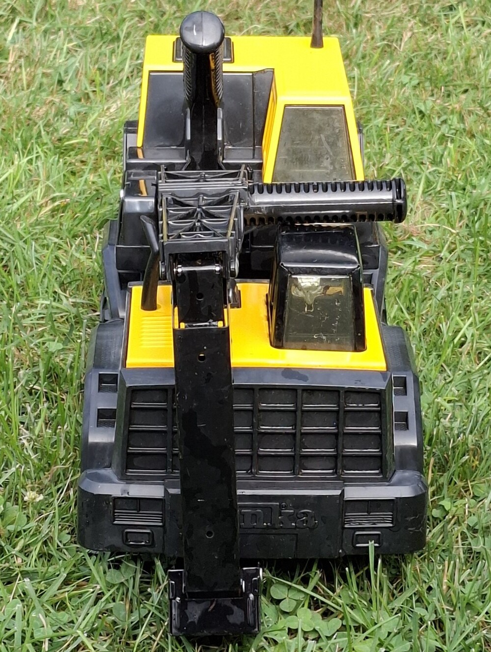 2013 Tonka Excavator Model 354, Big 1:16 Scale Toy Truck.